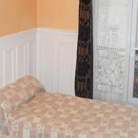 Hotel Le Petit Trianon 2*