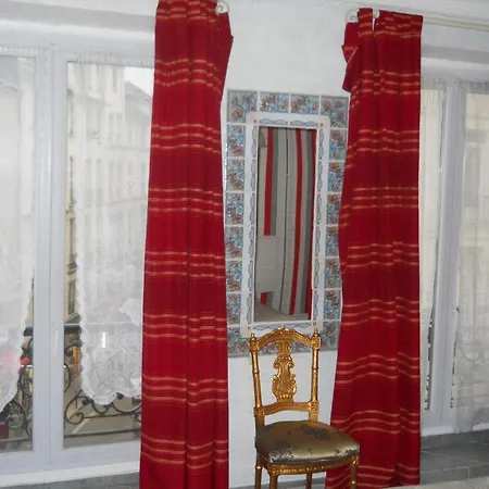Le Petit Trianon Hotel Paris