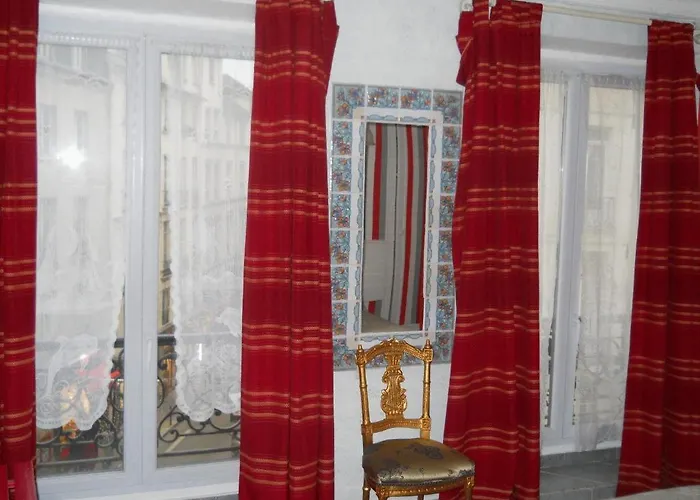 Le Petit Trianon ホテル パリ