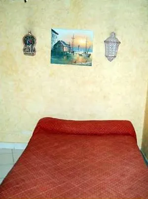 Otel Le Petit Trianon 2*