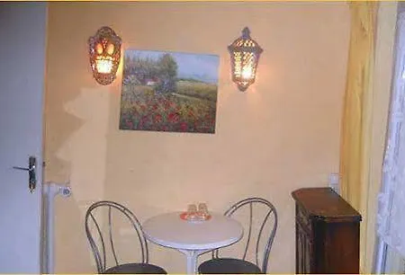 Otel Le Petit Trianon 2*