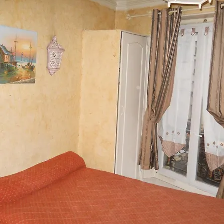 Otel Le Petit Trianon