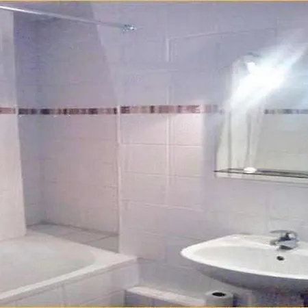 Le Petit Trianon מלון 2*